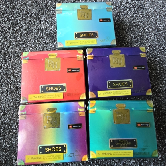 Rainbow High 34 And Shadow High 2 Blind Box Accesories - Picture 5 of 9